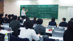 1Fのソフトバンクが目印です!